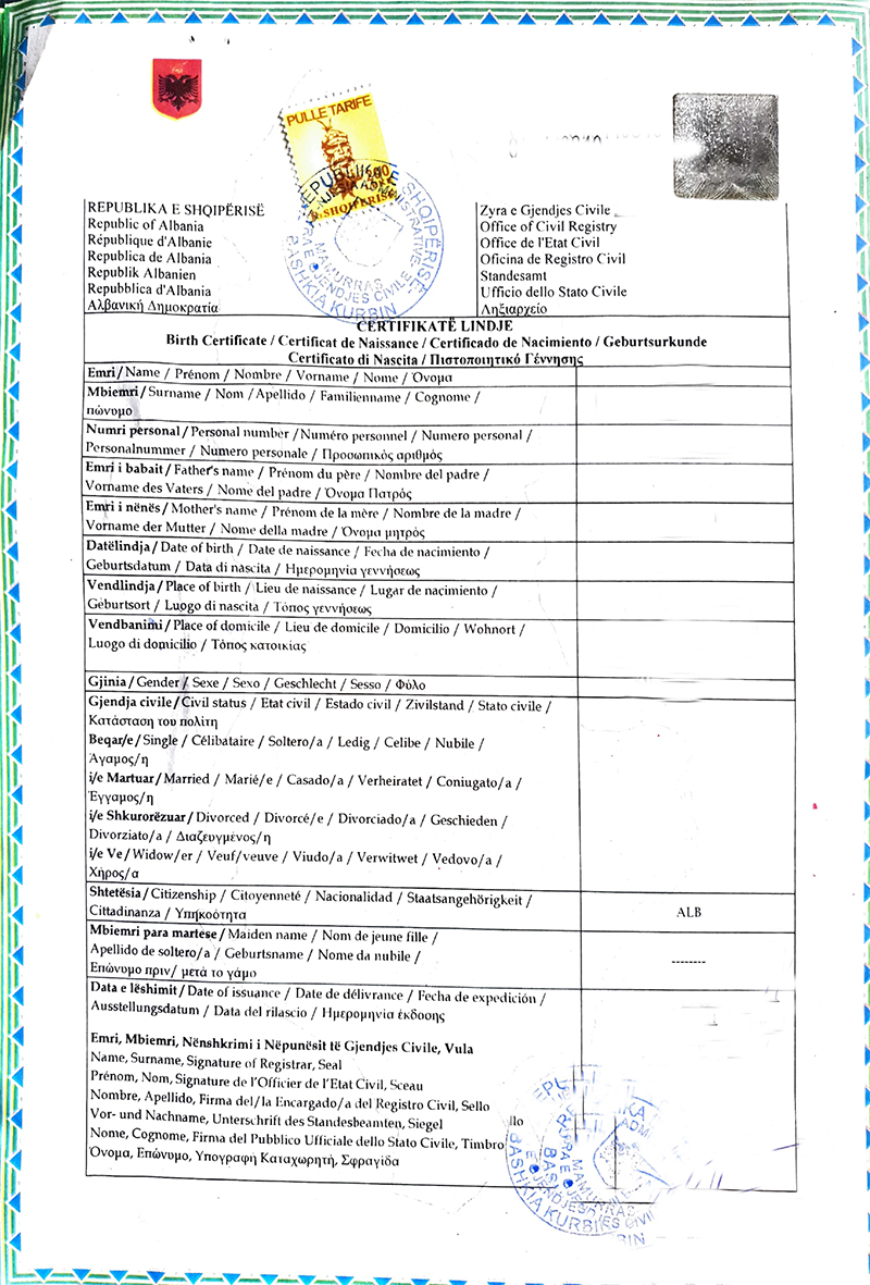 Illustrative example for the translation of: Birth certificate